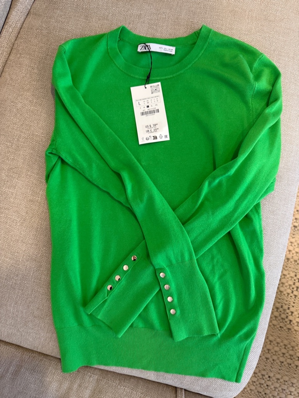 Zara Kelly Green Crewneck Sweater with Button Cuffs